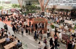 Reddot Traffic (D1), Retail #640252171